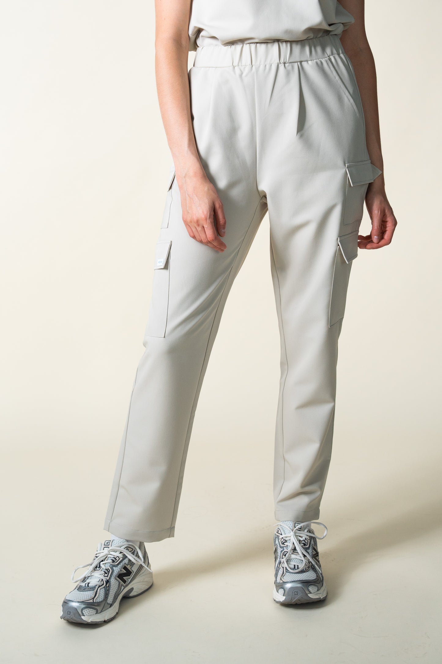 Kat 8-pocket Tailored Cargo Scrub Trousers